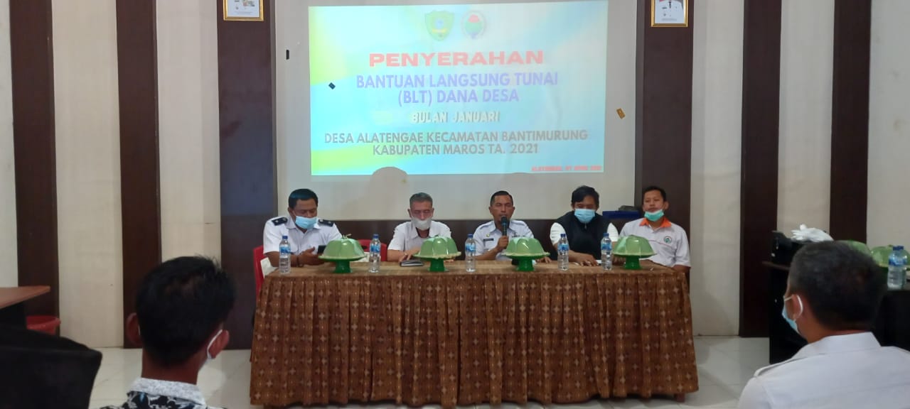 Warga Desa Alatengae Kec Bantimurung Terima BLT DD Tahap Pertama 2021