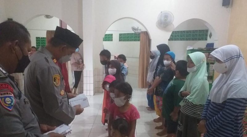 15 Anak Yatim Piatu Terima Santunan dari Kapolsek Lemahwungkuk Polres Ciko