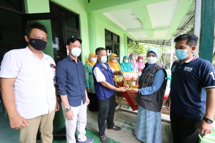 Ini Dilakukan Pemkot Cirebon Melalui Dinas DKUKMPP Gelar Operasi Pasar Minyak Goreng di Tiap Kelurahan