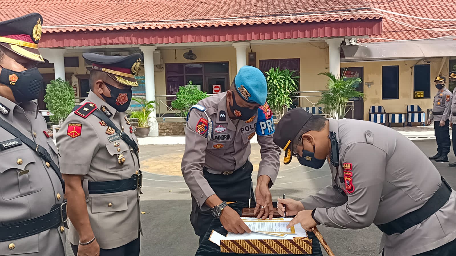 Kapolres Cirebon Kota, Pimpin Upacara Sertijab Kabag Ops Polres Cirebon Kotas