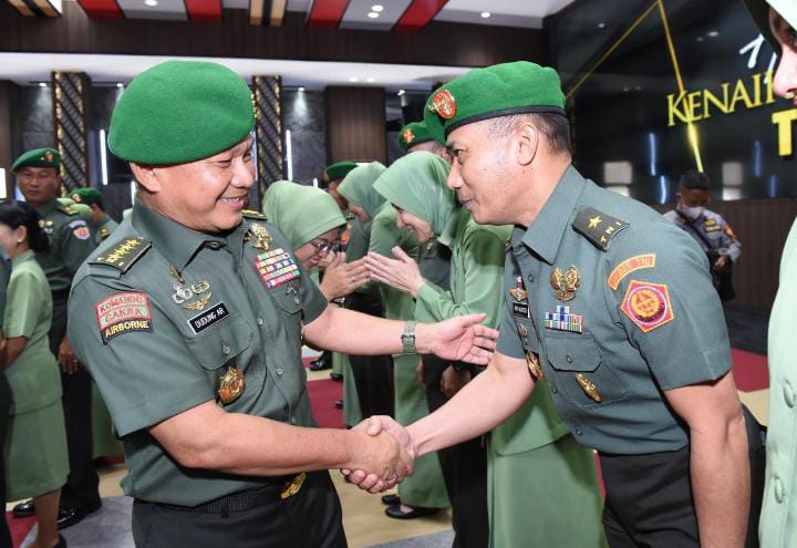 Kasad Pimpin Acara Laporan Korp Kenaikan Pangkat 24 Perwira Tinggi TNI AD