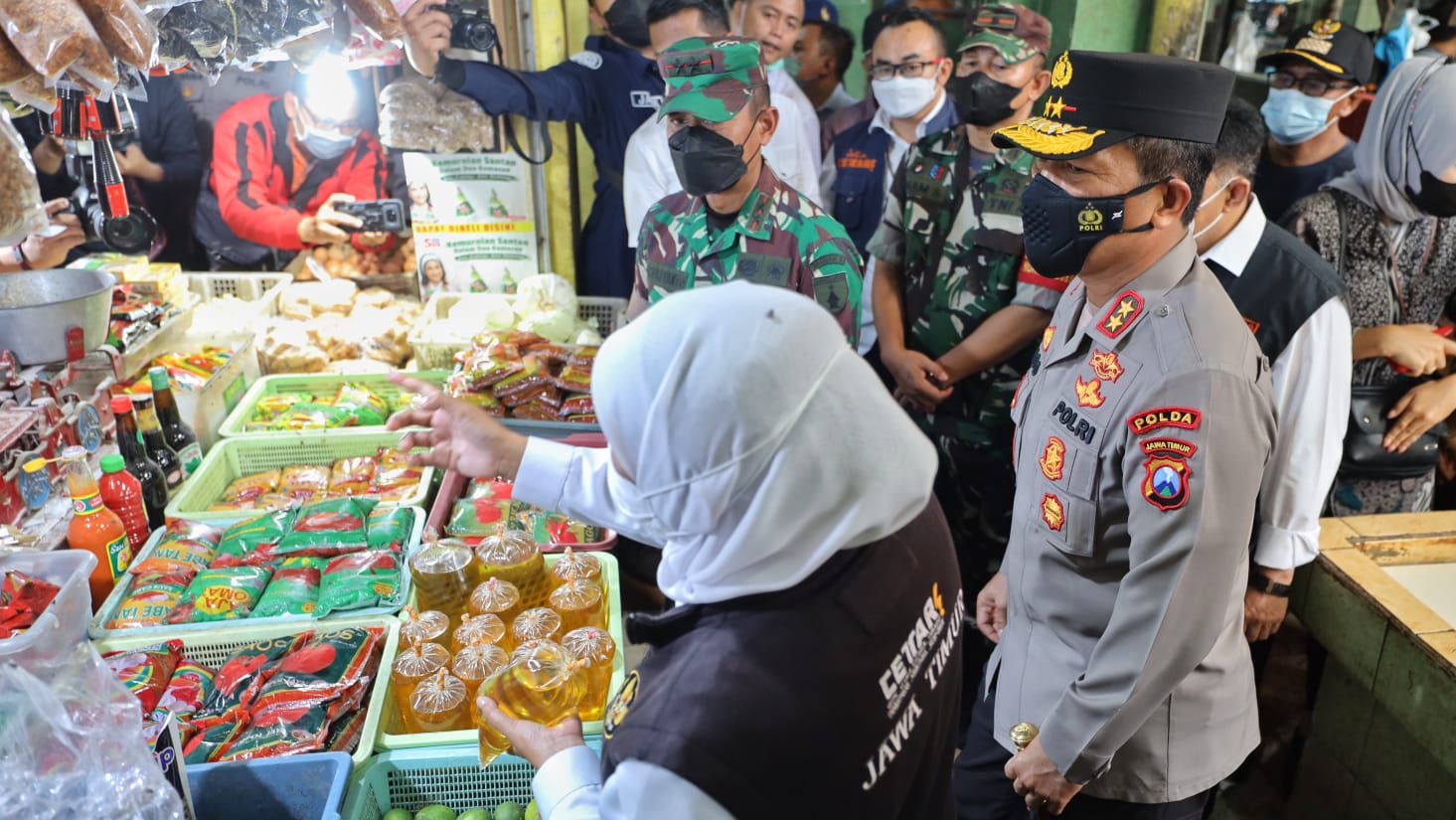 Forkopimda Jatim Cek Harga dan Distribusi Migor di Pasar Soponyono Rungkut