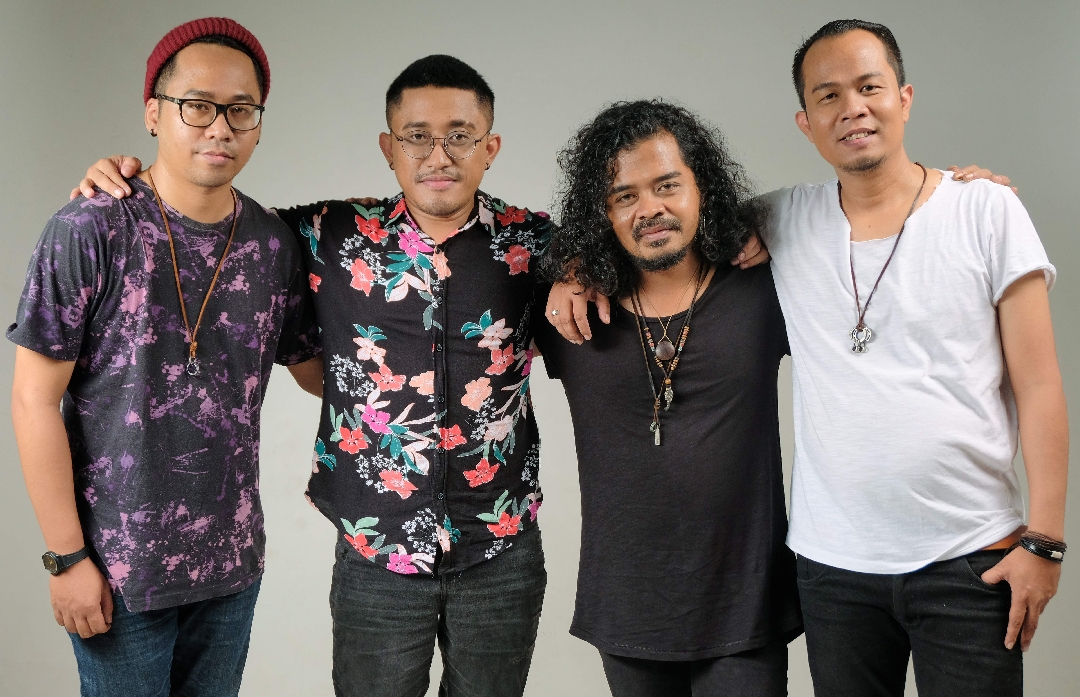 Album “Indah Bersamamu” Rootbond Band Bentukan Azizi Blackout Dirilis Di Jakarta