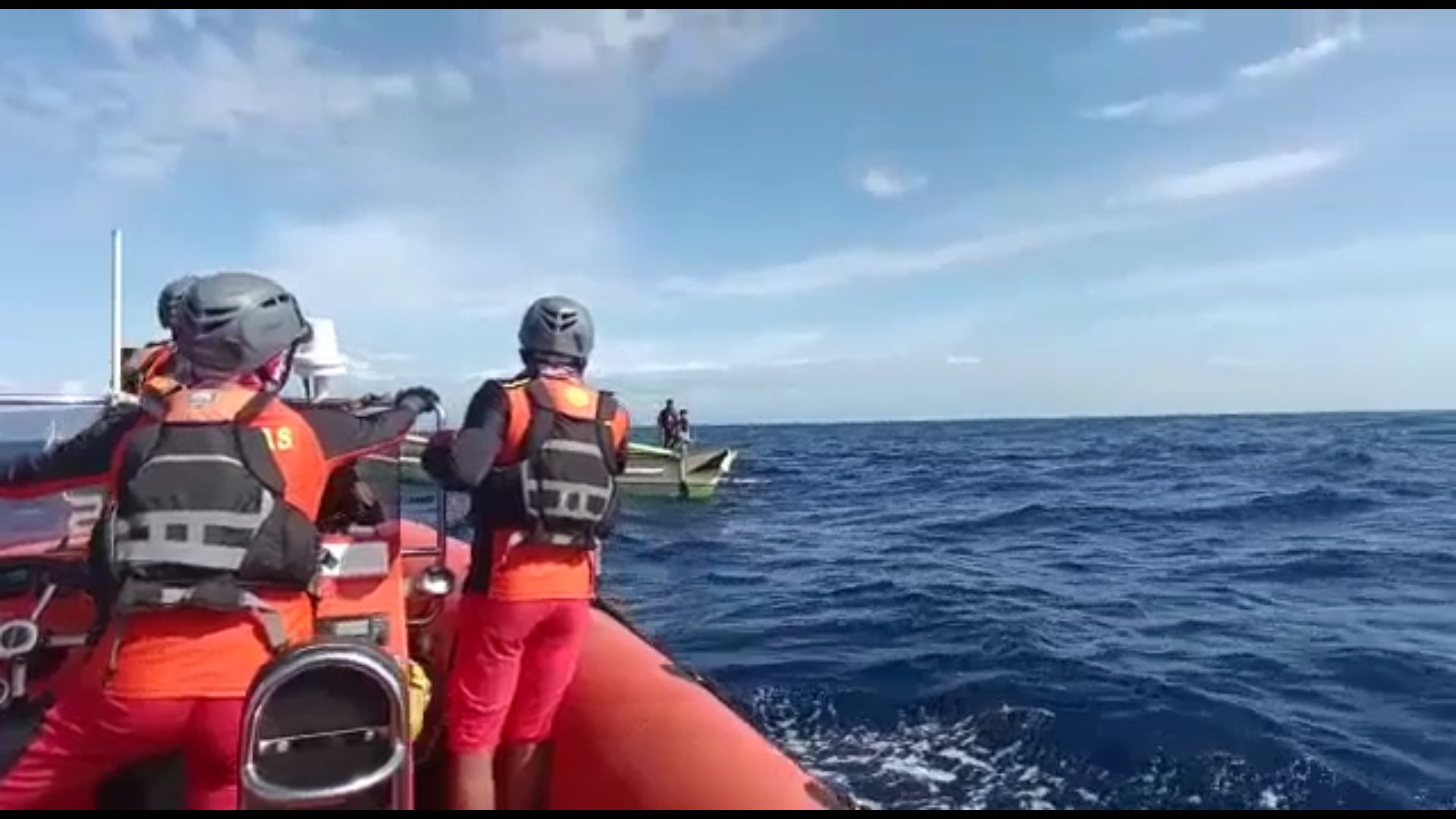 Perahu Terbalik Dilaut Lepas 12 Nelayan Kubutambahan Selamat 