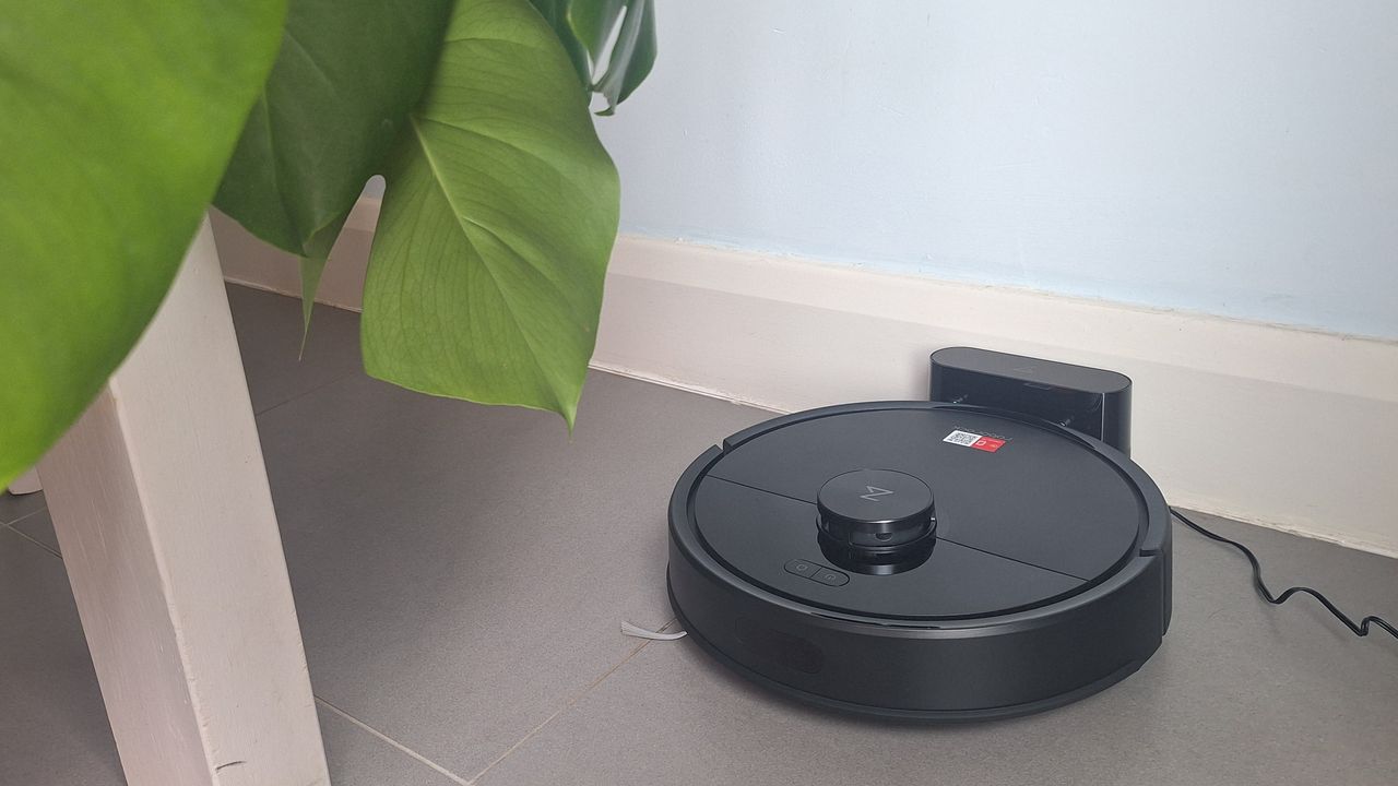 Powerful Suction, Sturdy Suspension – Affordable Robot Vacuum Perfect for Budget Shoppers